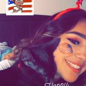 Meet your Posher, Claudia